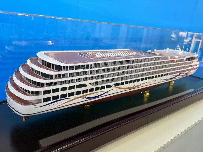 Customized Cruise Model